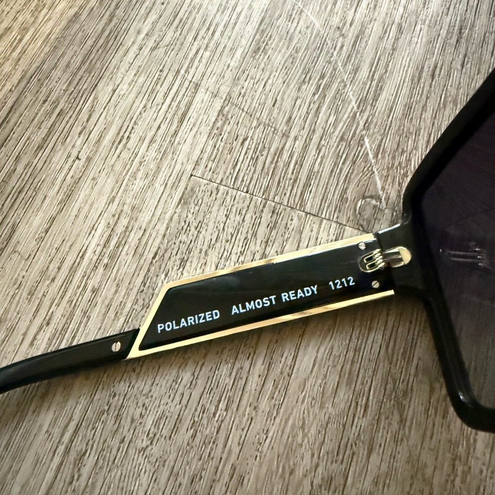 quay australia almost ready black polarized oversized square sunglasses eyewear - Picture 4 of 4